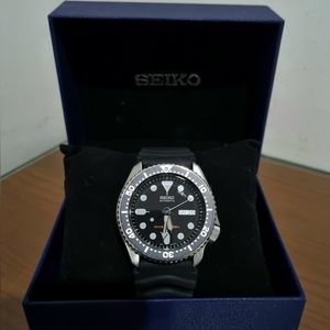 Seiko SKX007 with Original Parts, Box, & Papers (Collector’s Item)